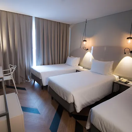 Azoris Angra Garden - Plaza 호텔 4*