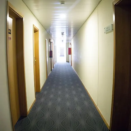 Azoris Angra Garden - Plaza 앙그라두에루이스무